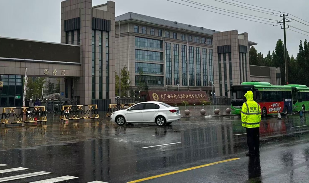 廊坊交警雨天出行安全_京津冀強(qiáng)降雨路況信息_出行提示