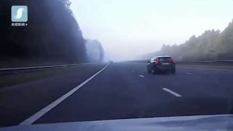 高速公路團(tuán)霧安全駕駛_團(tuán)霧天氣應(yīng)急處理_出行提示