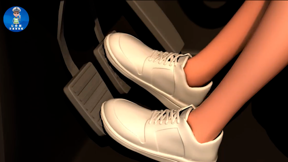 高速公路團(tuán)霧安全駕駛_團(tuán)霧天氣應(yīng)急處理_出行提示