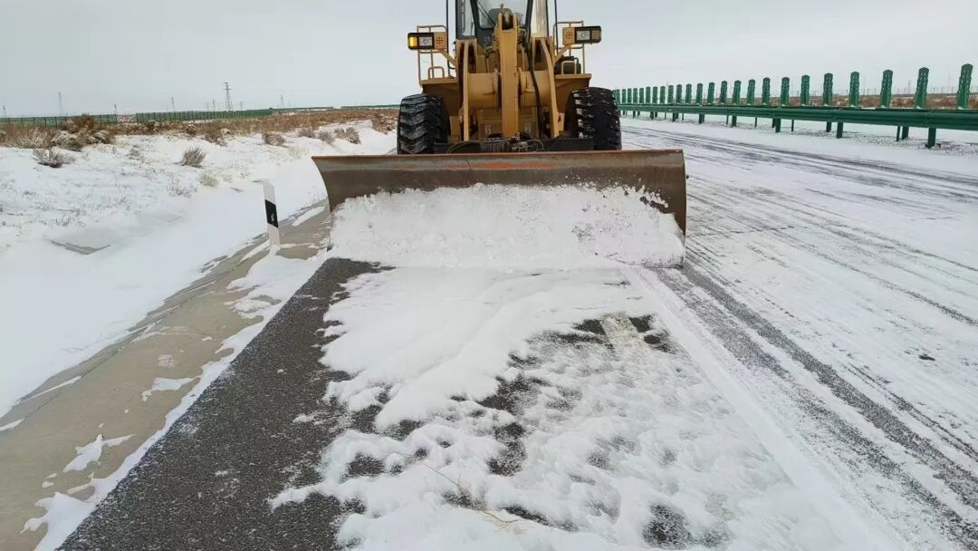 路況_全區(qū)路況信息_低溫雨雪冰凍天氣影響