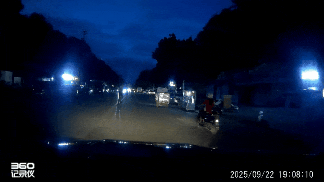 駕駛觀察禮讓行人_行車(chē)安全注意事項(xiàng)_路況